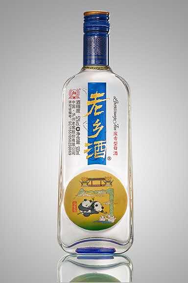 固态发酵,纯粮酿造泸州老窖股份老乡酒零售25,38,黄金价位利润空间 .