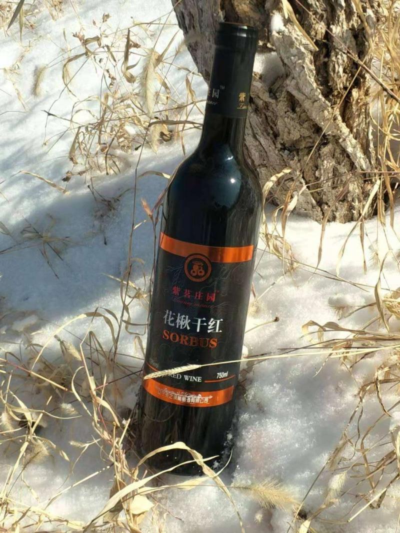 黑果花楸干红 采用优等黑果花楸鲜果,先进的技术和设备 .